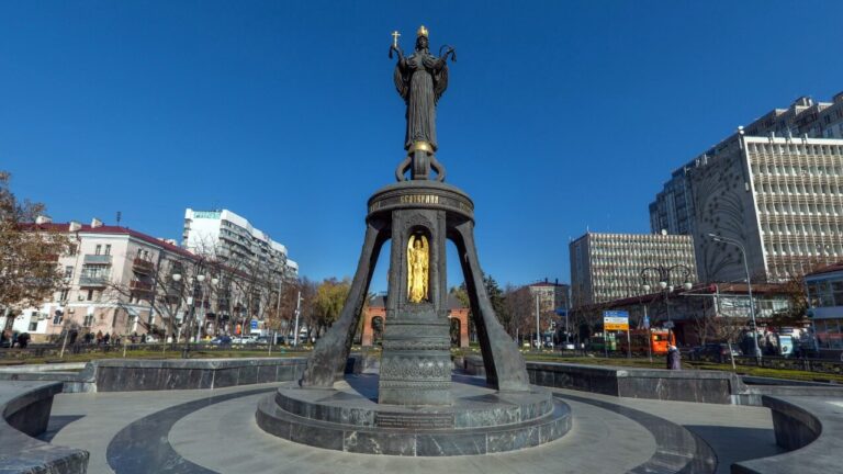 Памятник Святой Великомученице Екатерине в Краснодаре